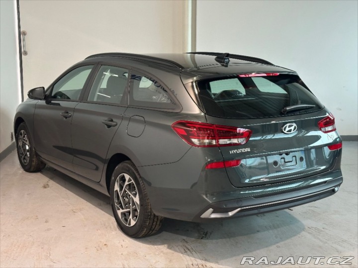 Hyundai i30 1,5 DPi INDIVIDUAL !AKČNÍ 2025
