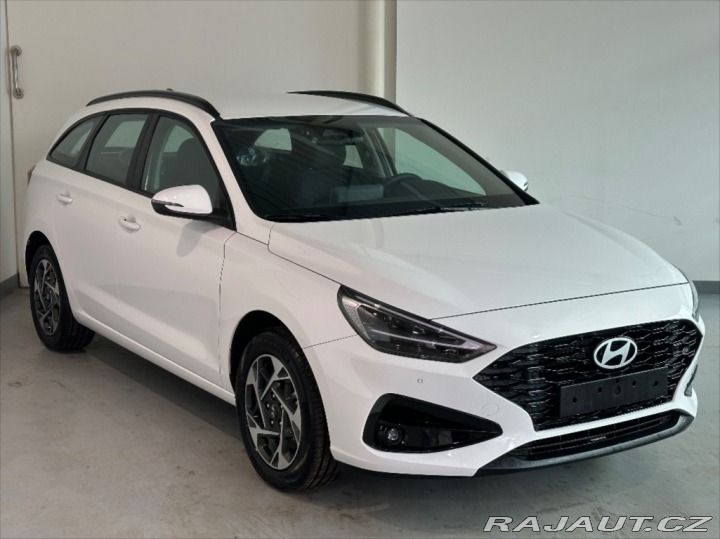 Hyundai i30 1,5 DPi INDIVIDUAL !AKČNÍ 2025