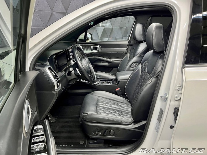 Kia Sorento 1.6T-GDi HYBRID 4WD, PANO 2023