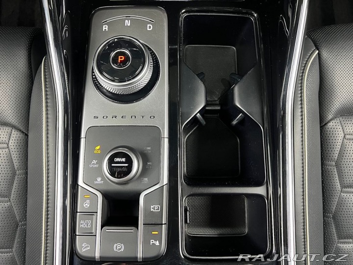 Kia Sorento 1.6T-GDi HYBRID 4WD, PANO 2023