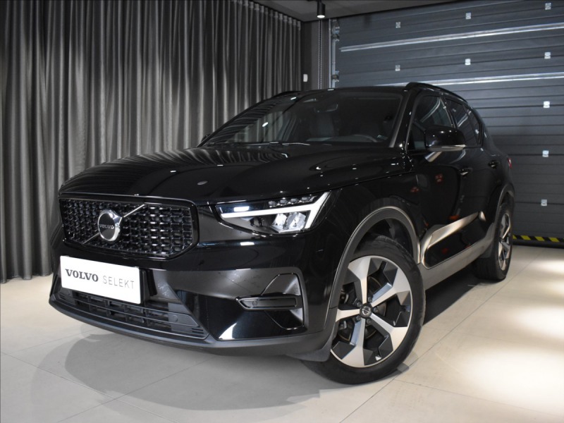 Volvo XC40 2,0 B3 Plus Bezklíč
