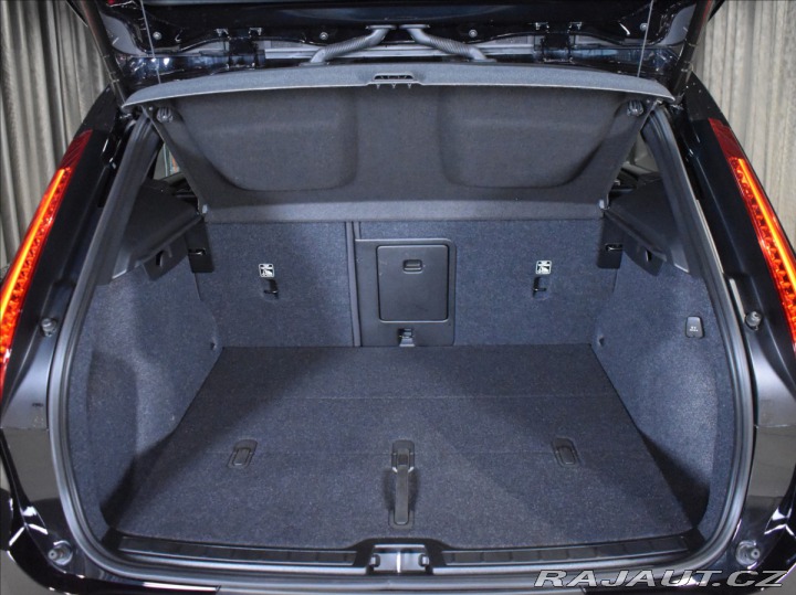 Volvo XC40 2,0 B3 Plus Bezklíč 2023