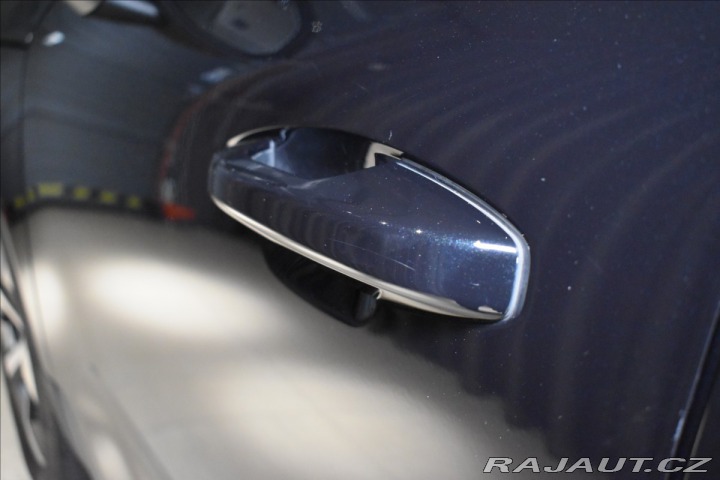 Volvo XC40 2,0 B3 Plus Bezklíč 2023