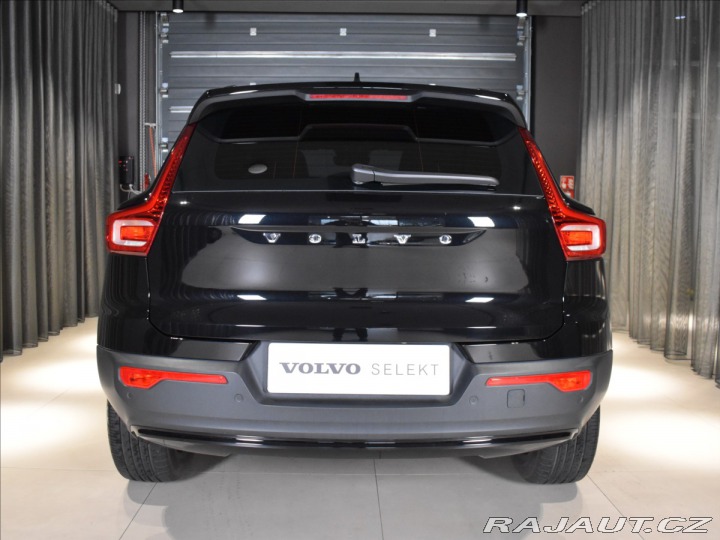 Volvo XC40 2,0 B3 Plus Bezklíč 2023