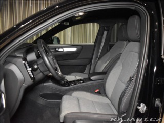 Volvo XC40 2,0 B3 Plus Bezklíč 2023