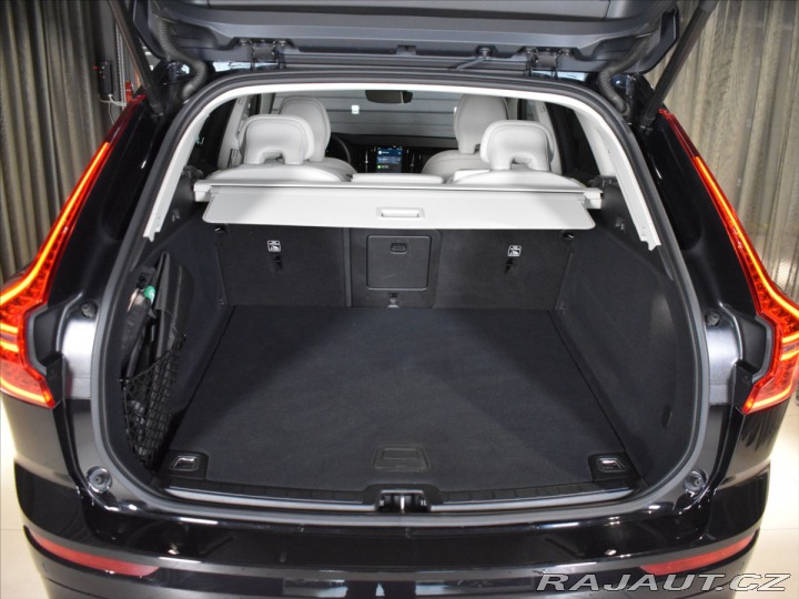 Volvo XC60 2,0 B5 AWD CORE BLIS,Bezk 2025