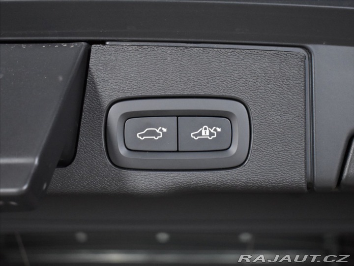 Volvo XC60 2,0 B5 AWD CORE BLIS,Bezk 2025