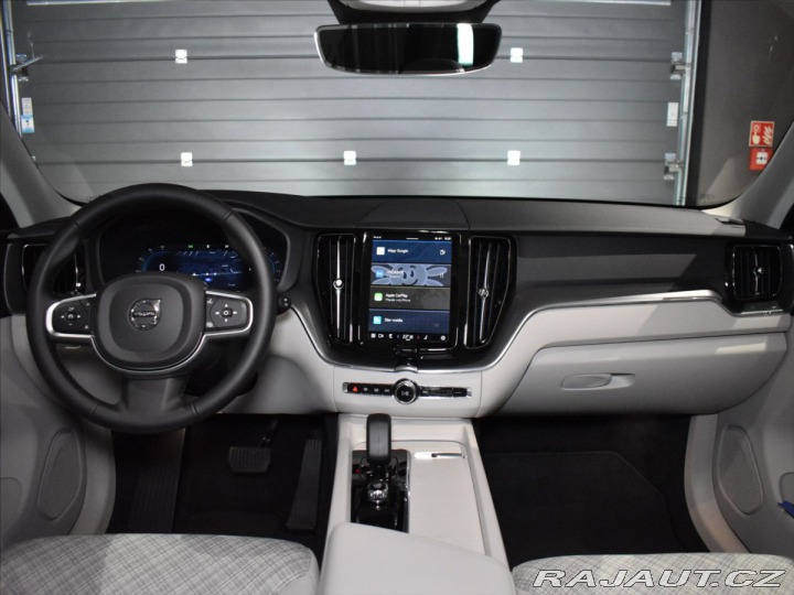 Volvo XC60 2,0 B5 AWD CORE BLIS,Bezk 2025