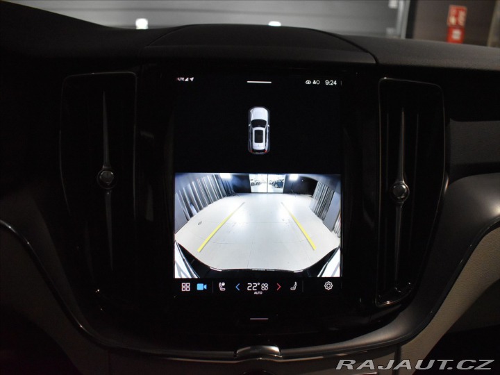 Volvo XC60 2,0 B5 AWD CORE BLIS,Bezk 2025