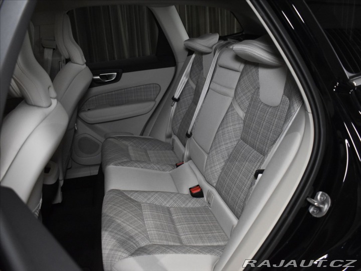 Volvo XC60 2,0 B5 AWD CORE BLIS,Bezk 2025