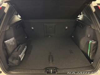 Volvo XC40 2,0 B4 FWD Plus Dark 5143 2025