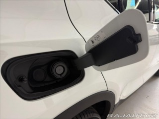 Volvo XC40 2,0 B4 FWD Plus Dark 5143 2025