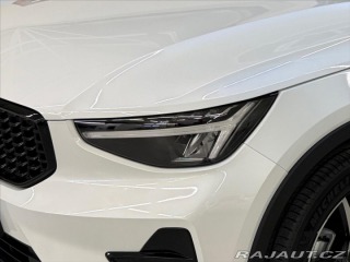 Volvo XC40 2,0 B4 FWD Plus Dark 5143 2025