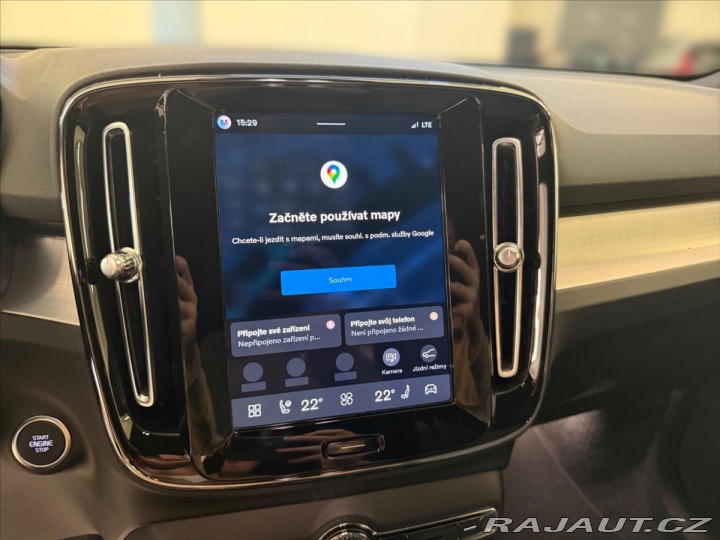 Volvo XC40 2,0 B3 FWD Plus Dark 7405 2025