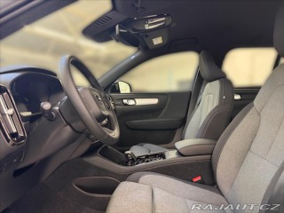 Volvo XC40 2,0 B3 FWD Plus Dark 7405 2025