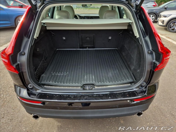 Volvo XC60 2,0 B4 AWD MOMENTUM+ 2020