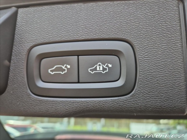 Volvo XC60 2,0 B4 AWD MOMENTUM+ 2020