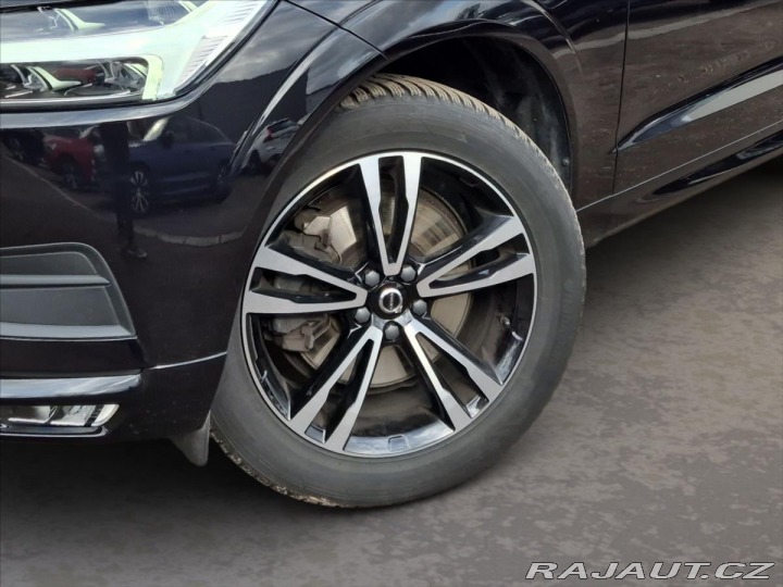 Volvo XC60 2,0 B4 AWD MOMENTUM+ 2020
