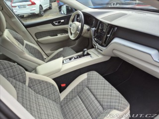 Volvo XC60 2,0 B4 AWD MOMENTUM+ 2020