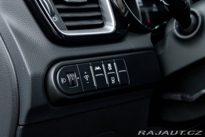 Kia Ostatní modely Ceed SW Ceed SW 1.5 T-GDi/ GOLD/ 2025