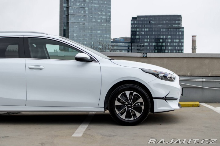 Kia Ostatní modely Ceed SW Ceed SW 1.5 T-GDi/ GOLD/ 2025