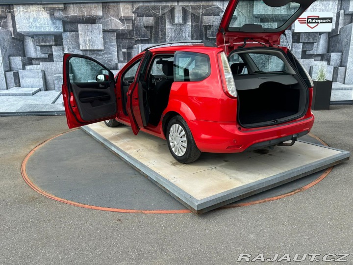 Ford Focus 1.6TDCi, 66KW, VYHŘ. SEDA 2010