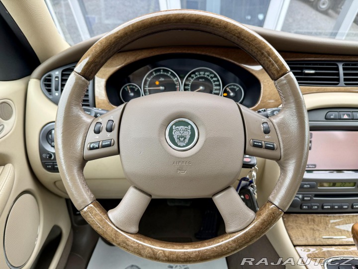 Jaguar X-Type 3,0 V6 Kombi AWD REZERVAC 2005