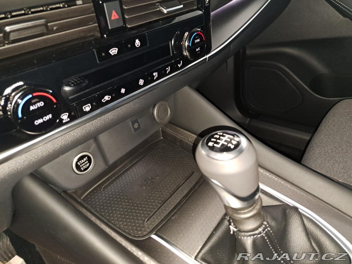 Nissan Qashqai N-CONNECTA 1,3/140k 2025