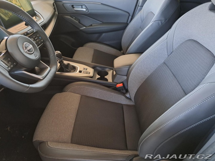 Nissan Qashqai N-CONNECTA 1,3/140k 2025