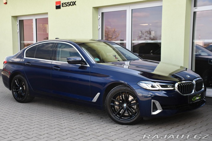 BMW 5 540i xD LUXURY HUD REZERV 2022