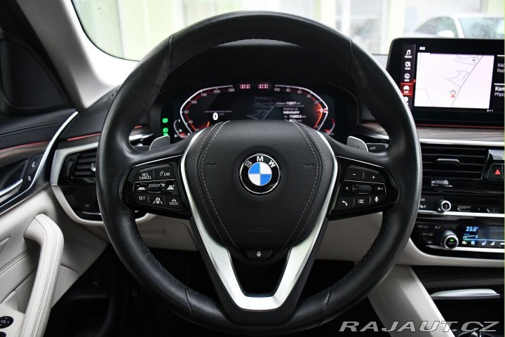 BMW 5 540i xD LUXURY HUD REZERV 2022