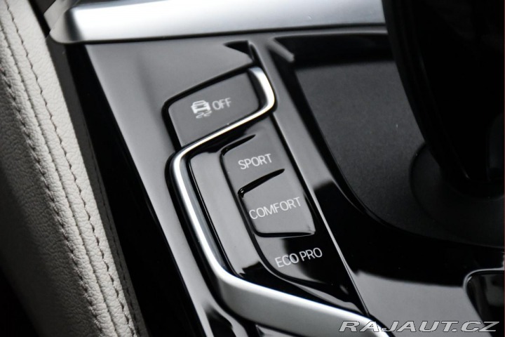 BMW 5 540i xD LUXURY HUD REZERV 2022