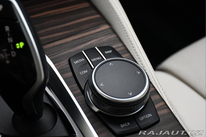 BMW 5 540i xD LUXURY HUD REZERV 2022
