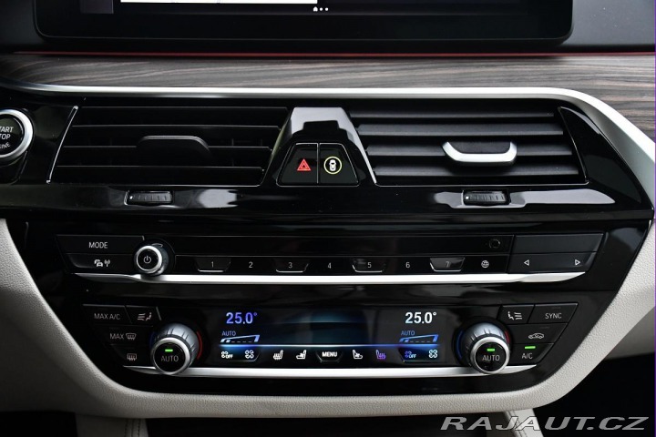 BMW 5 540i xD LUXURY HUD REZERV 2022