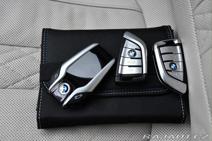BMW 5 540i xD LUXURY HUD REZERV 2022