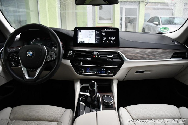 BMW 5 540i xD LUXURY HUD REZERV 2022