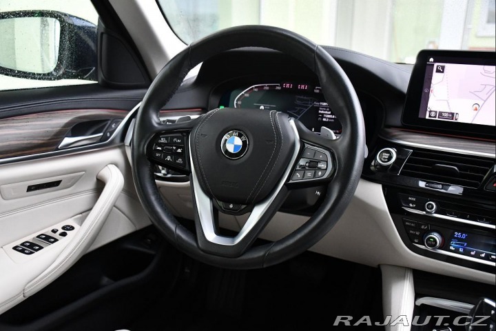 BMW 5 540i xD LUXURY HUD REZERV 2022