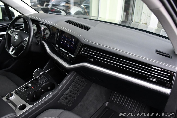 Volkswagen Touareg 3.0TDi 4MOTION REZERVACE 2020