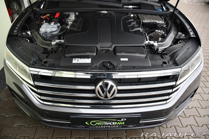 Volkswagen Touareg 3.0TDi 4MOTION REZERVACE 2020