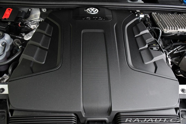 Volkswagen Touareg 3.0TDi 4MOTION REZERVACE 2020