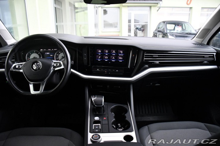Volkswagen Touareg 3.0TDi 4MOTION REZERVACE 2020