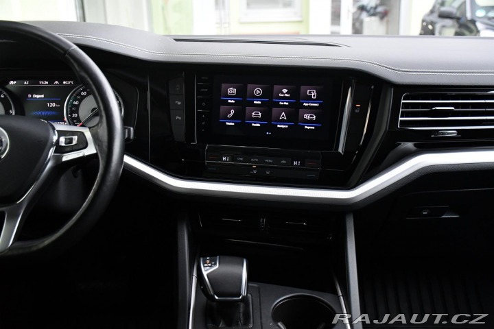 Volkswagen Touareg 3.0TDi 4MOTION REZERVACE 2020