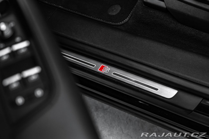 Audi Q8 50TDI Q S-line Matrix Nez 2020