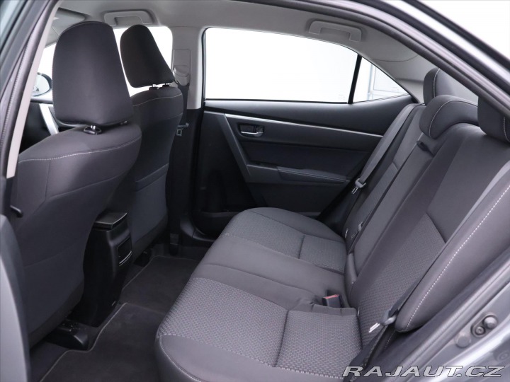 Toyota Corolla 1,6 VVT-i 97 kW CZ Ser.kn 2014