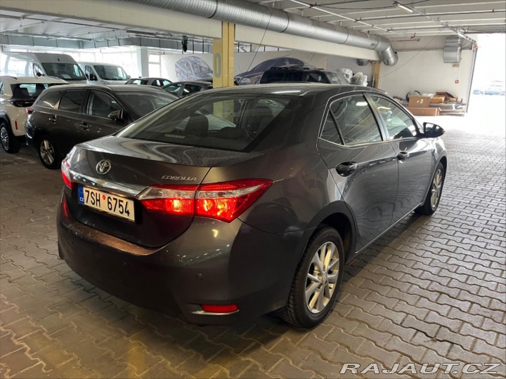 Toyota Corolla 1,6 VVT-i CVT CZ Ser.knih 2014