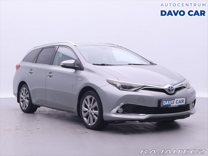 Toyota Auris 1,8 Hybrid e-CVT Executiv 2016