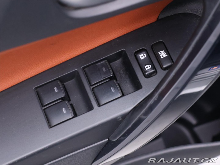 Toyota Auris 1,8 Hybrid e-CVT Executiv 2016