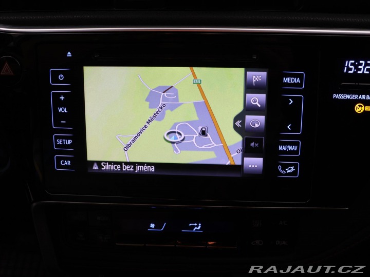 Toyota Auris 1,8 Hybrid e-CVT Executiv 2016