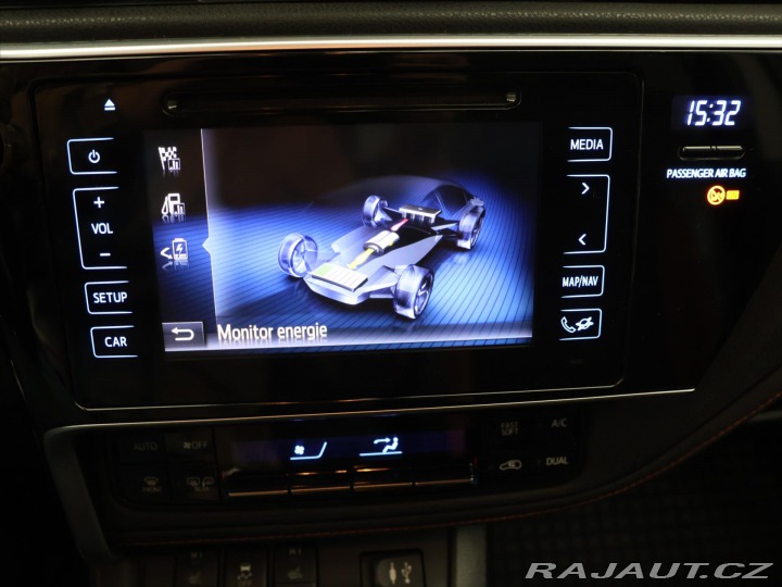 Toyota Auris 1,8 Hybrid e-CVT Executiv 2016