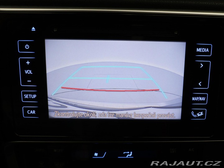 Toyota Auris 1,8 Hybrid e-CVT Executiv 2016